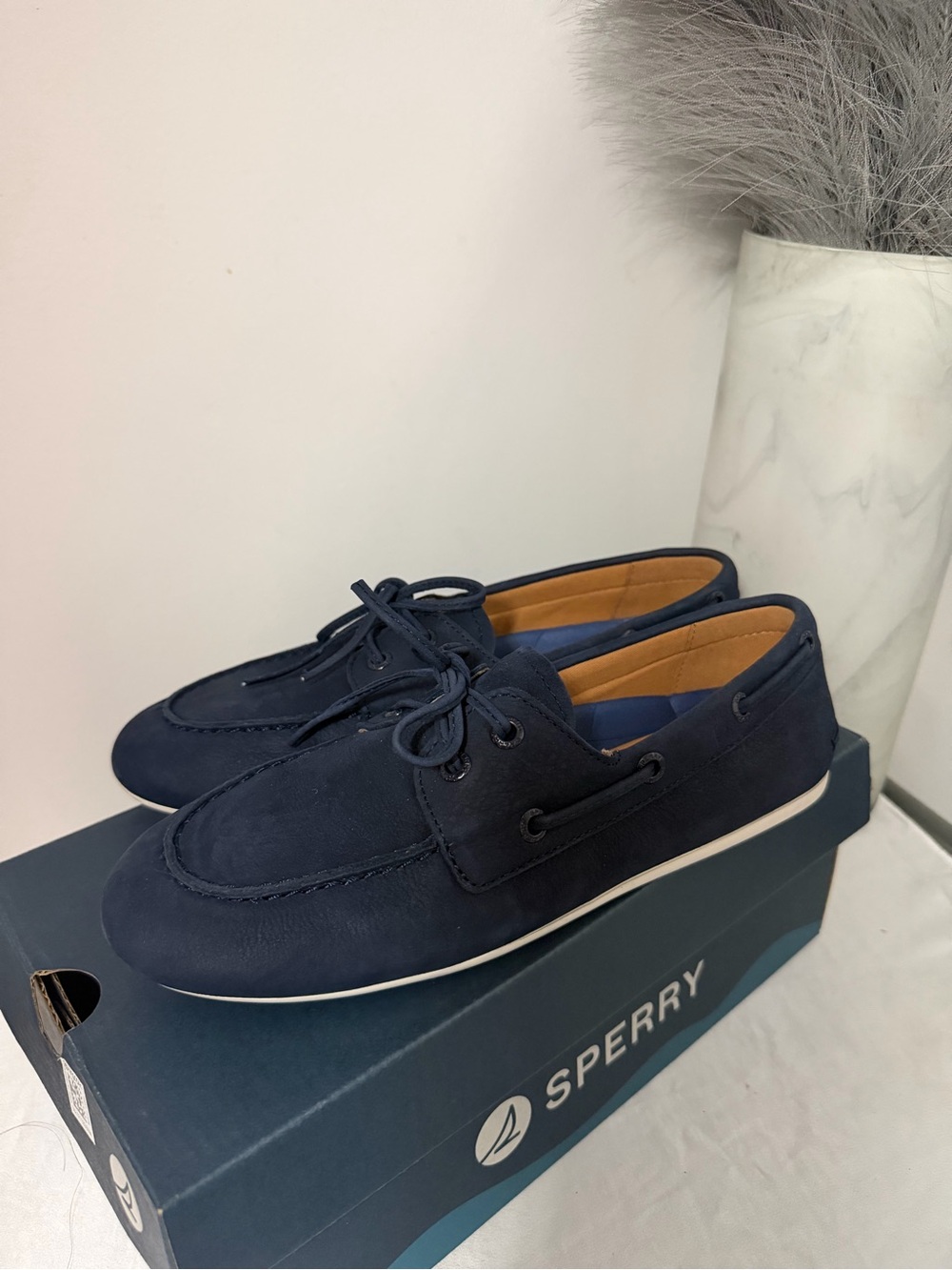 Sperry Woman Navy Boat Shoes with White Sole